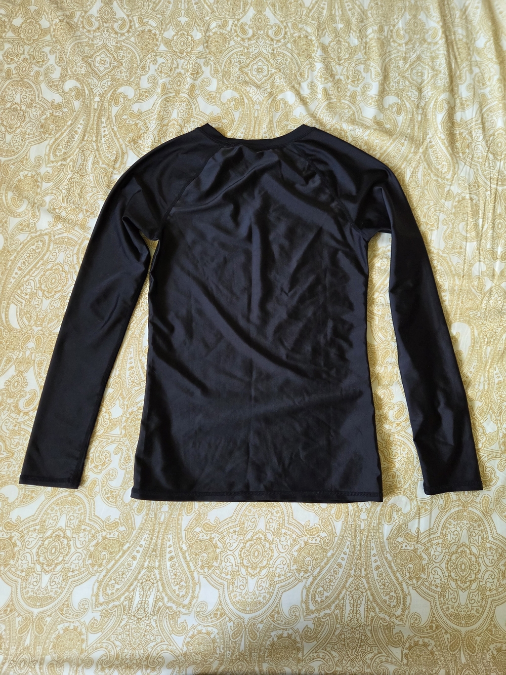 Volcom Black Long-Sleeve Performance Rash Guard - Picture 2 of 4